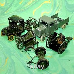 PRE WAR BRITAINS LEAD SOLDIERS Two LORRIES And Guns Rare Well Worn Models