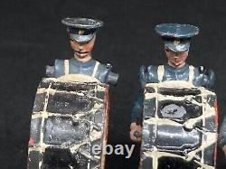 RAF Band And RAF Soldiers Marching At Slope By Britains (N yel 137)