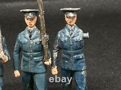 RAF Band And RAF Soldiers Marching At Slope By Britains (N yel 137)