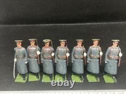 Red Army figures By Britains (yellow 153) set 2027, Russian Soldiers, 1 dam neck
