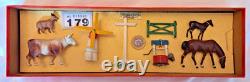 Roydon 54mm hollow-cast lead farm Home farm set D15