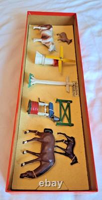 Roydon 54mm hollow-cast lead farm Home farm set D15