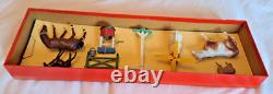 Roydon 54mm hollow-cast lead farm Home farm set D15