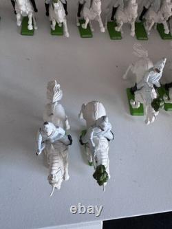 Set of 48 BRITAINS DEETAIL 1971 HORSE MOUNTED Guards / soldiers