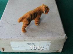 TAYLOR & BARRETT VINTAGE PRE-WAR FLOCKED LEAD ZOO TIGER x 5 MINT IN TRADE BOX