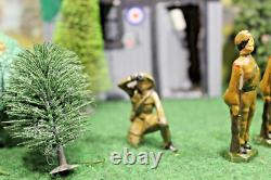 Tinplate Biplane Johlico Offficer and 4 soldiers. Britains cadet pilot. A gift