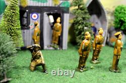 Tinplate Biplane Johlico Offficer and 4 soldiers. Britains cadet pilot. A gift