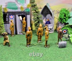Tinplate Biplane Johlico Offficer and 4 soldiers. Britains cadet pilot. A gift