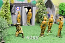 Tinplate Biplane Johlico Offficer and 4 soldiers. Britains cadet pilot. A gift