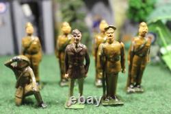 Tinplate Biplane Johlico Offficer and 4 soldiers. Britains cadet pilot. A gift