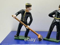 Toy Soldiers Royal Horse Artillery Gun Cleaning Crew 132 metal MIB MF44