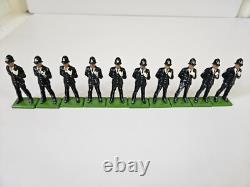 Toy soldiers Britain's 1986 English Policeman Bobby Metal Figure's 10 pieces