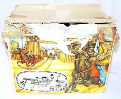 VERO GDR 132 Large Wooden FORT RED RIVER & 9 Britains WILD WEST 7th CAVALRY MIB