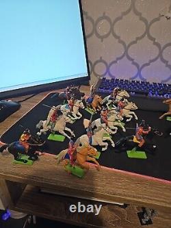 VINTAGE JOB LOT BRITAIN'S PLASTIC FIGURES With Horses WITH METAL BASES 1971