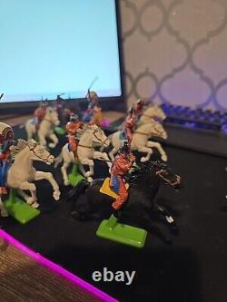VINTAGE JOB LOT BRITAIN'S PLASTIC FIGURES With Horses WITH METAL BASES 1971