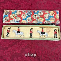 Vintage BRITAINS Lead Toy Soldiers 5 Piece Set with Original Box Made in England