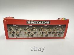 Vintage Boxed Britains Deetail 5 Apaches Indians Model Figures Set 7558
