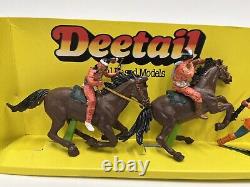 Vintage Boxed Britains Deetail 5 Apaches Indians Model Figures Set 7558