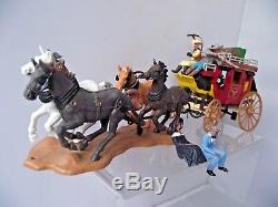 Vintage Britains 7615 Overland StageCoach Cowboys Stage Coach 1.32 Figures