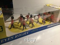 Vintage Britains Eyes Right 7243 Band Of The Scots Guards Soldiers Original Box