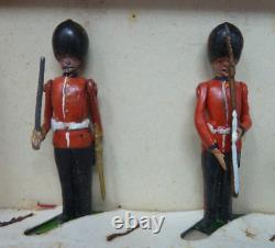 Vintage Britains Lead Coldstream Guards Set #32 At The Salute Depose Base Stamp