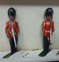 Vintage Britains Lead Coldstream Guards Set #32 At The Salute Depose Base Stamp