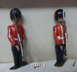 Vintage Britains Lead Coldstream Guards Set #32 At The Salute Depose Base Stamp