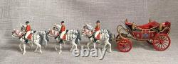 Vintage Britains Set 9402 Landau Coach With 6 x Grey Windsor Horse Team