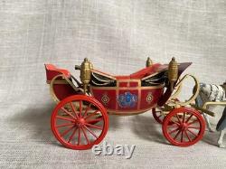 Vintage Britains Set 9402 Landau Coach With 6 x Grey Windsor Horse Team