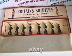 Vintage Britains Soldiers 2089 Gloucestershire Regiment 2 With Some Damage