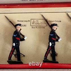 Vintage Britains Soldiers 2089 Gloucestershire Regiment 2 With Some Damage