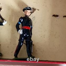 Vintage Britains Soldiers 2089 Gloucestershire Regiment 2 With Some Damage