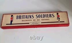 Vintage Britains Soldiers 2089 Gloucestershire Regiment 2 With Some Damage