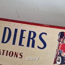 Vintage Britains Soldiers 2089 Gloucestershire Regiment 2 With Some Damage