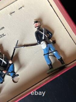 Vintage Lead Britains Half set Union Infantry No 2142