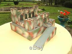Vintage Tri-ang Box Away Model Fort