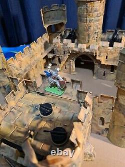 Vintage timpo britains Medieval Castle 1/32 scale 70s