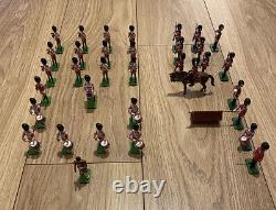 WBritain Britains Toy Soldiers Grenadier Guard Fife & Drum Band 41175 34 Figures