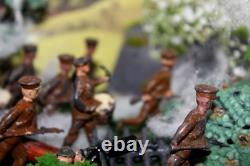 WW1 Britains and j hill lead soldiers x22 + WWI Cap firing britains cannon