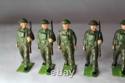 W. BRITAIN 1858 INFANTRY Britains' Soldiers in Action SET With Box #V24