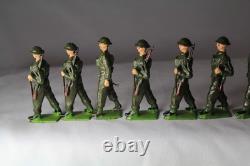 W. BRITAIN 1858 INFANTRY Britains' Soldiers in Action SET With Box #V24