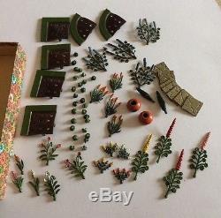 W Britain No 8 MG Miniature Gardening Set 1931 Boxed Rare