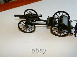 W. Britain Royal Horse Artillery gun carriage and mounted officer
