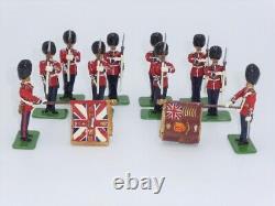 W Britain's Toy Soldiers 1st Battalion Scots Guard Colour Party Escort 40206