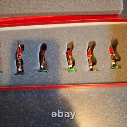 W Britains 40195 1815 Highland Infantry & Sargeant The Hollow Cast Collection