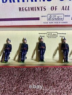W Britains Soldiers Royal Irish Fusiliers Attention Set #2090 Pre-Owned