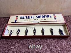 W Britains Soldiers Royal Marines Present Arms #2071 Pre-Owned