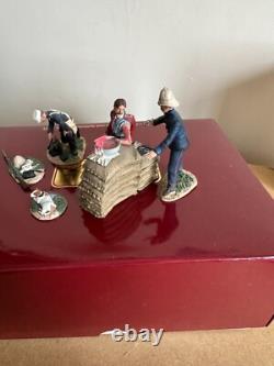 W Britains Zulu War, 20042 British Surgeon Reynolds Operating on Corporal Allen