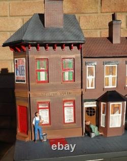 William Britain Circus Street Scene Diorama with Circus Land Rover Vehicle 8673