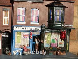William Britain Circus Street Scene Diorama with Circus Land Rover Vehicle 8673
